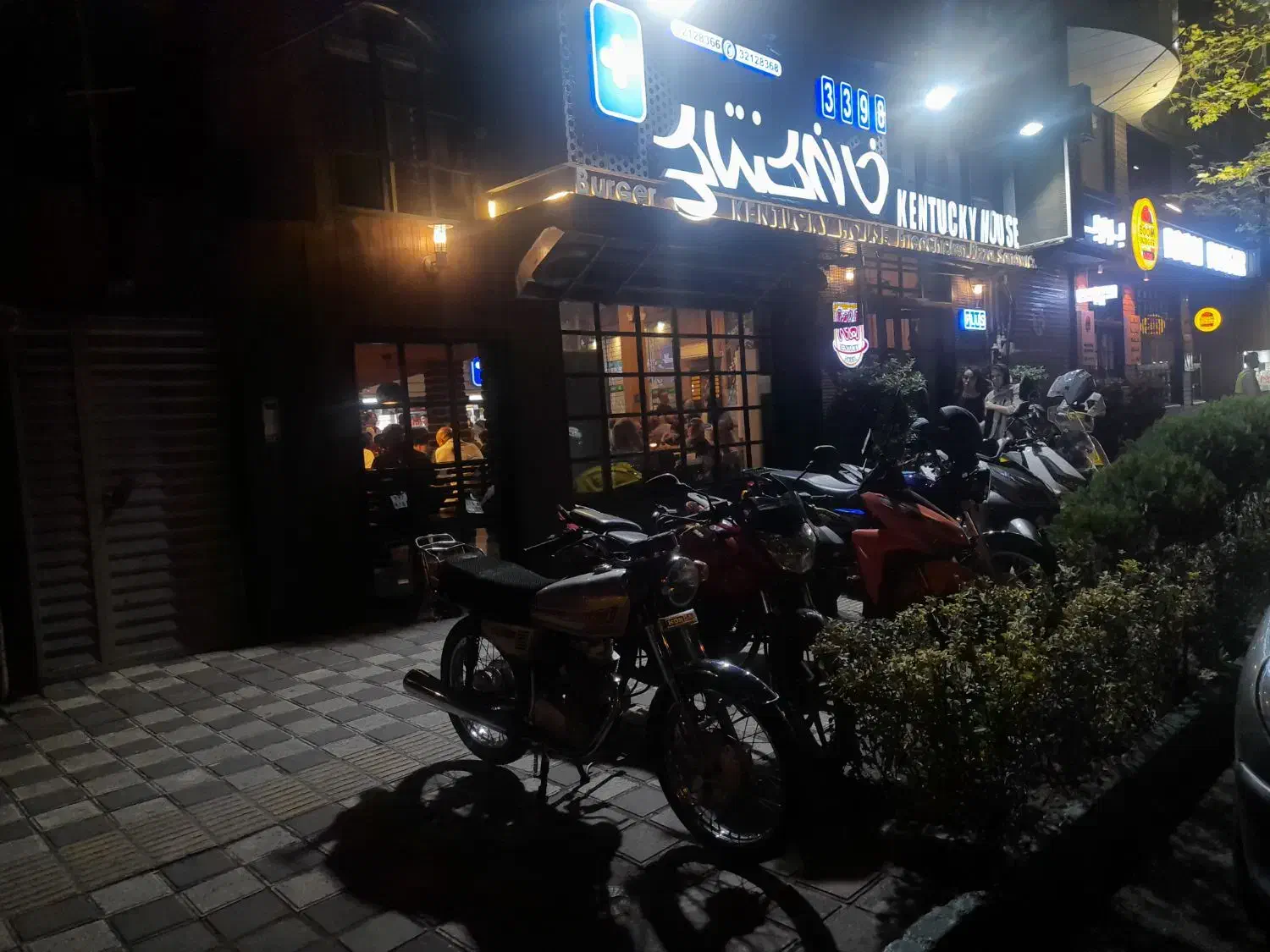 سالندار آقا،نیروی آشپزخانه ،سفارشگیر ،صندوقدار|استخدام خدمات فروشگاه و رستوران|رشت, گلباغ نماز|دیوار