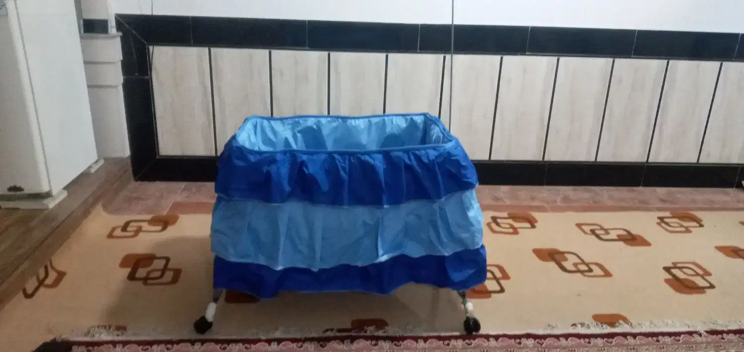 گهواره|تخت و صندلی بچه|کلاله, |دیوار