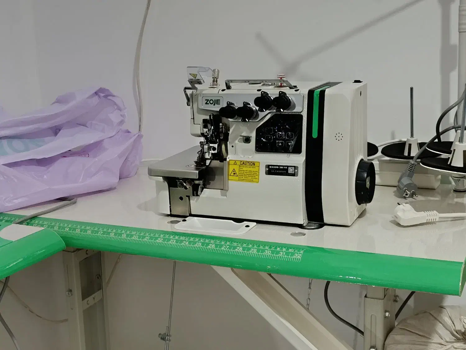 چرخ خیاطی|چرخ خیاطی و ریسندگی|سبزوار, باهنر|دیوار