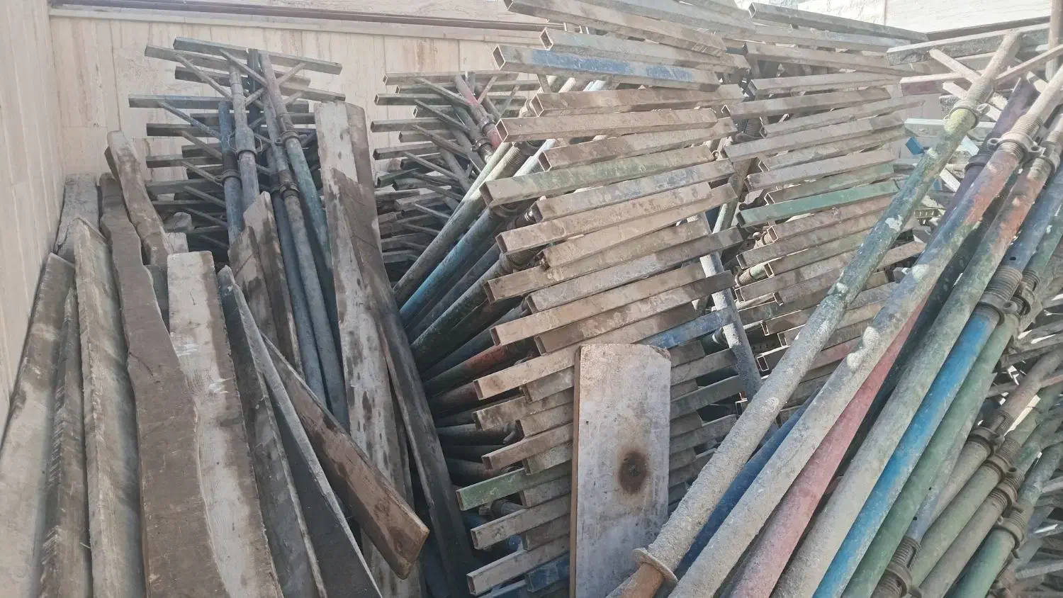 فروش ابزار آرمتوربندی. جک. لوله.قالب.سه لایه و|مصالح و تجهیزات ساختمان|نورآباد, |دیوار