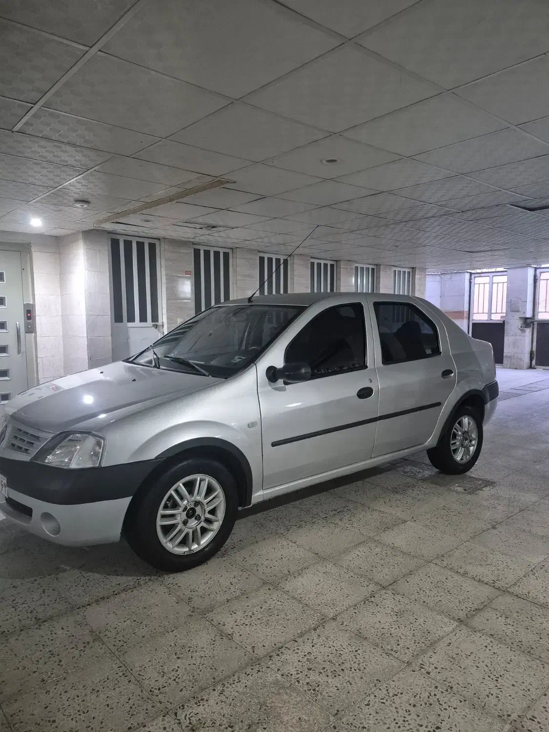 L90.  E1|خودرو سواری و وانت|شیراز, بعثت|دیوار