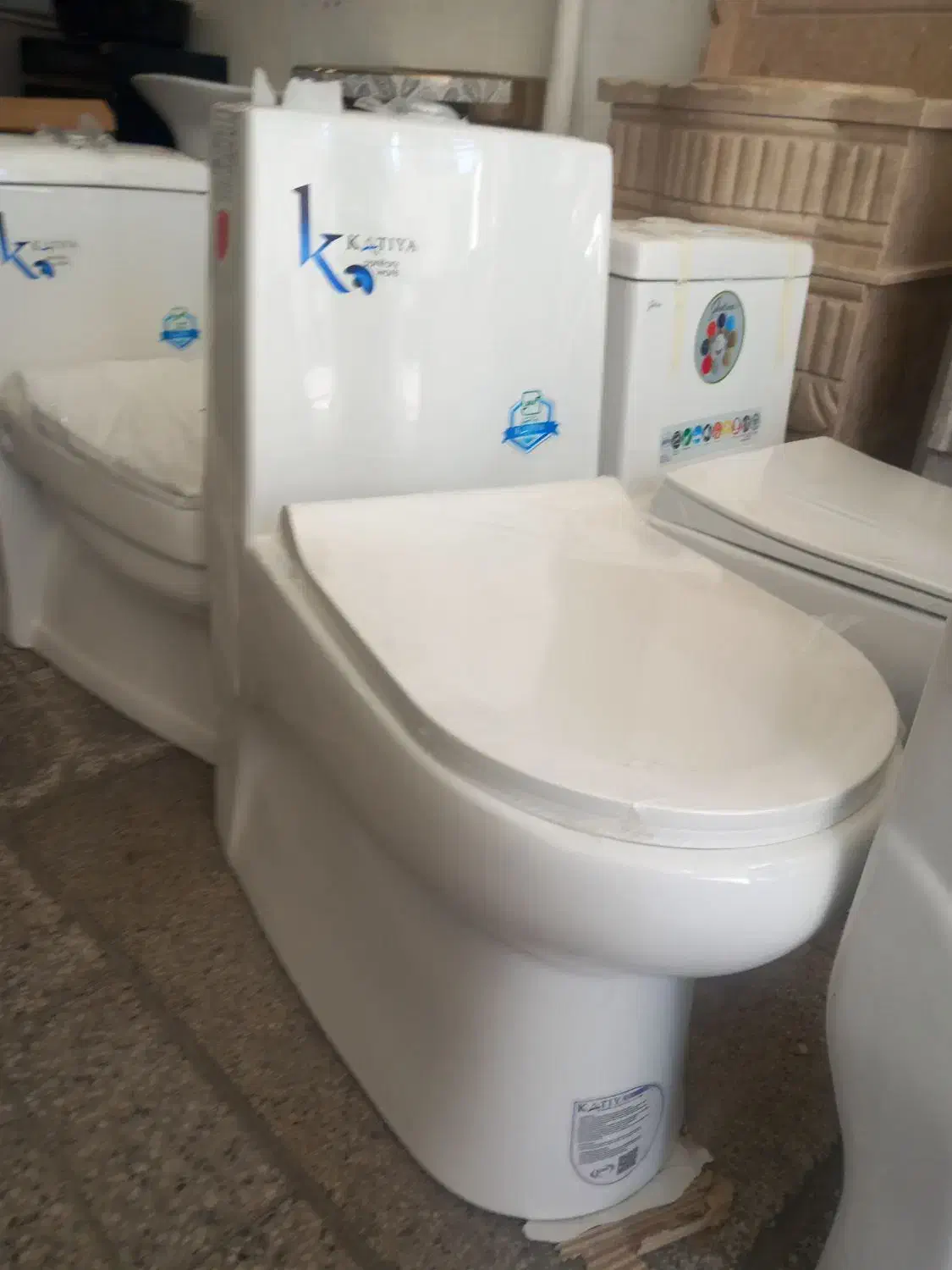 توالت فرنگی بیده دار شیردار|لوازم سرویس بهداشتی|تبریز, |دیوار