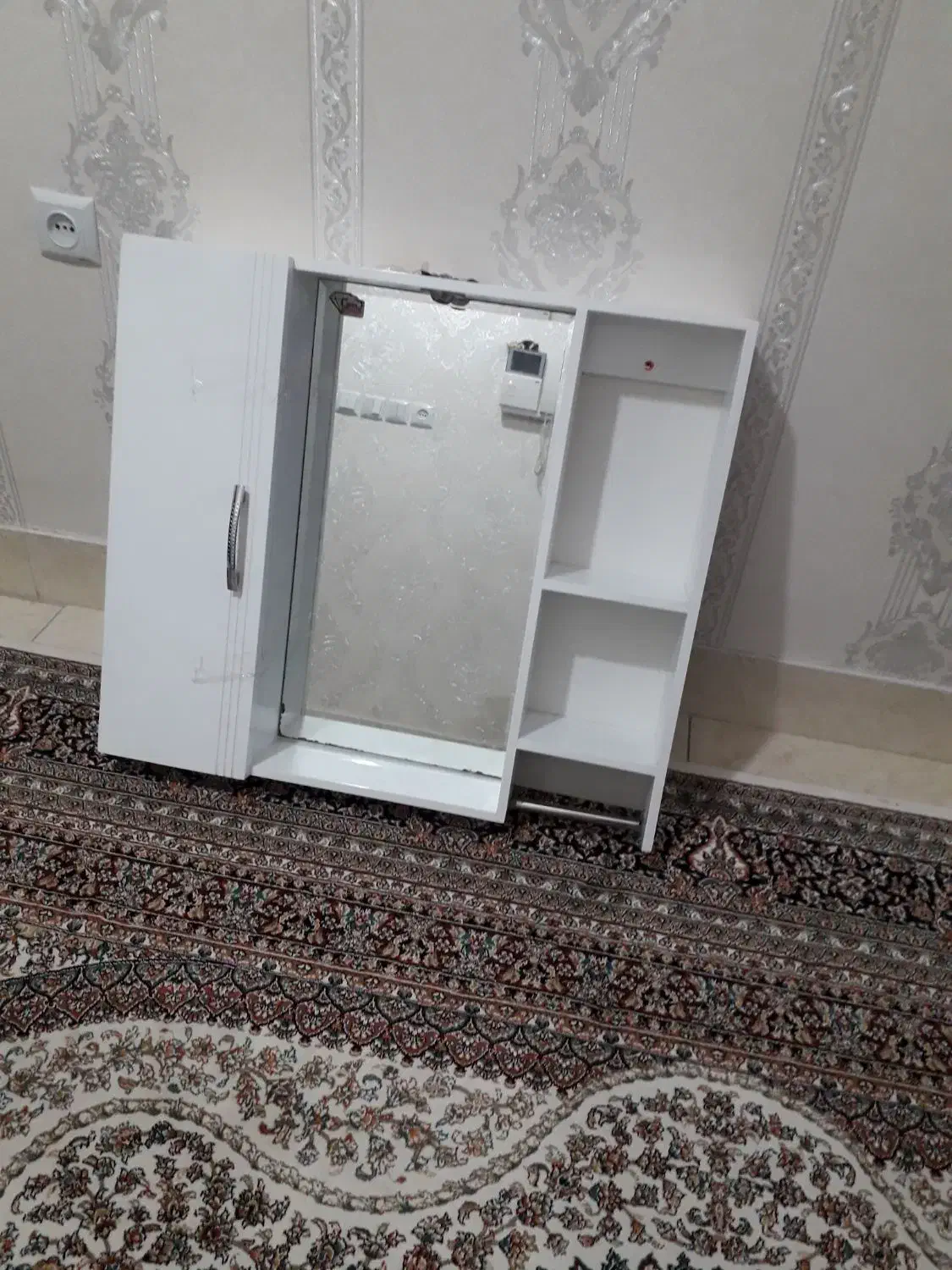 آیینه دستشویی|لوازم سرویس بهداشتی|قم, زنبیل آباد|دیوار
