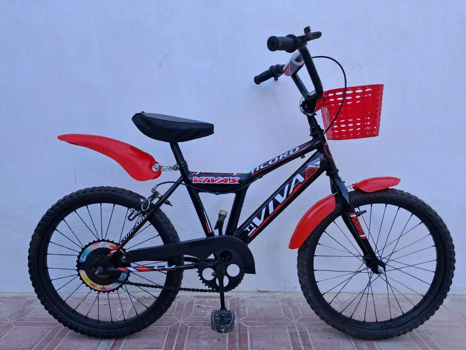 دو عدد  دوچرخه های ۲۰ و ۱۲  قرمز تمیز و مرتب|دوچرخه، اسکیت، اسکوتر|تربت جام, ترکمن ها|دیوار