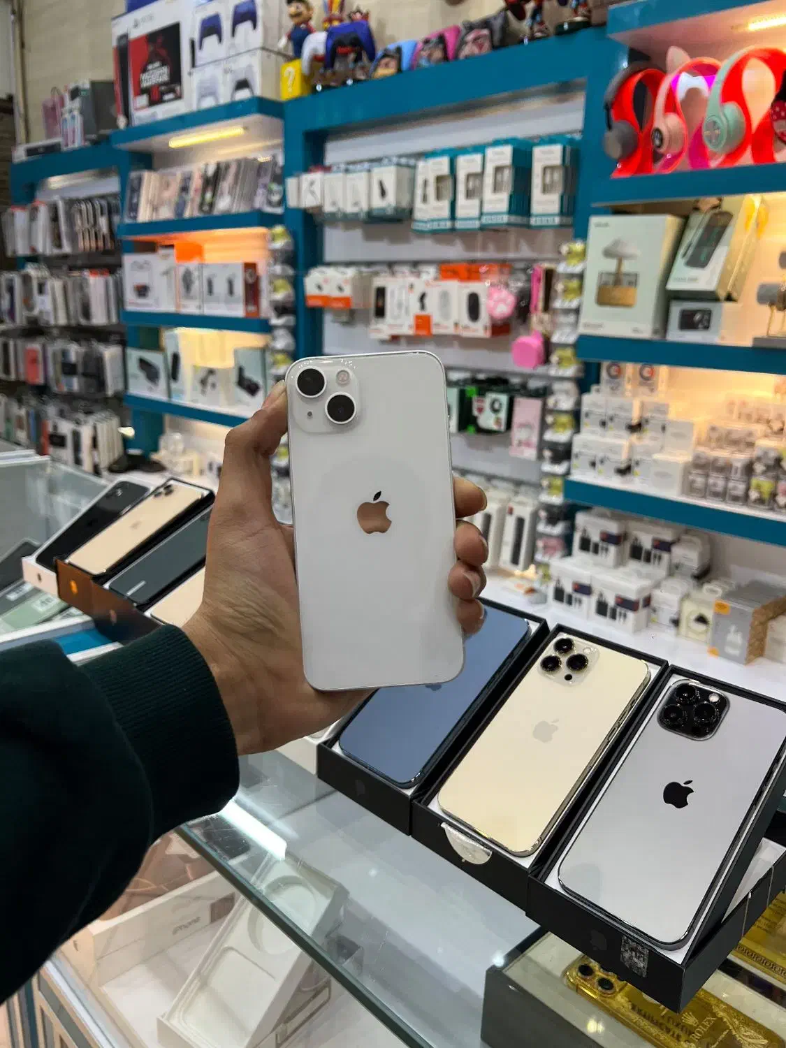 اپل iPhone 13 با حافظهٔ ۱۲۸ گیگابایت|موبایل|یزد, |دیوار