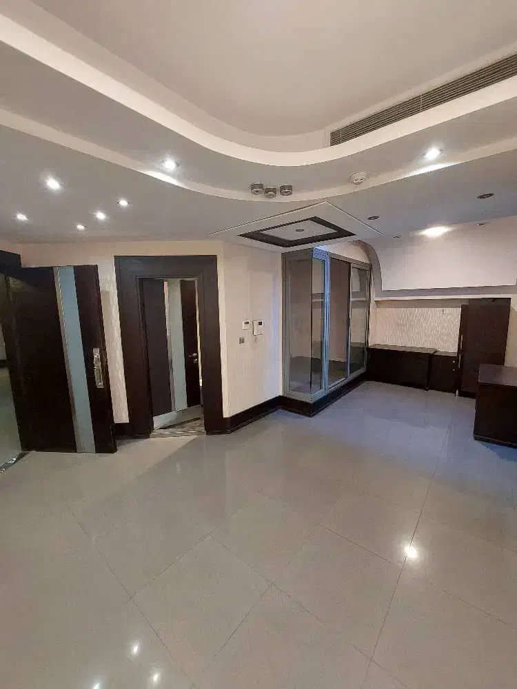 ۸۰متر/سنداداری/۳اتاق۲پارکینگ۱۰۰مترحیاط/شمال جردن|اجارهٔ دفتر کار، اتاق اداری، مطب|تهران, امانیه|دیوار