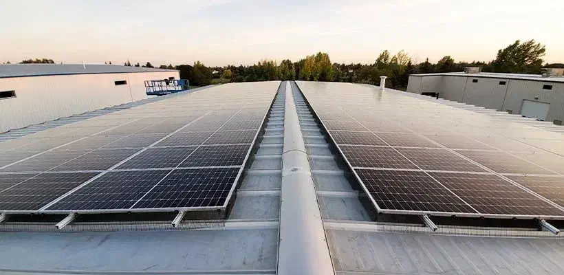 اجرای کامل نیروگاه خورشیدی روی سقف سوله و کانکس|خدمات پیشه و مهارت|مشهد, سعد آباد|دیوار