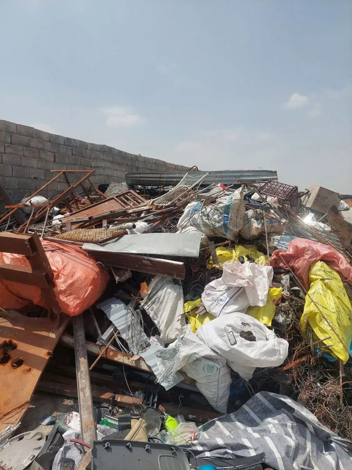 خریدوفروش ضایعات آهن آلات کابینت درپنجره وغیره|عمدهفروشی|مشهد, توس (بلوار توس)|دیوار