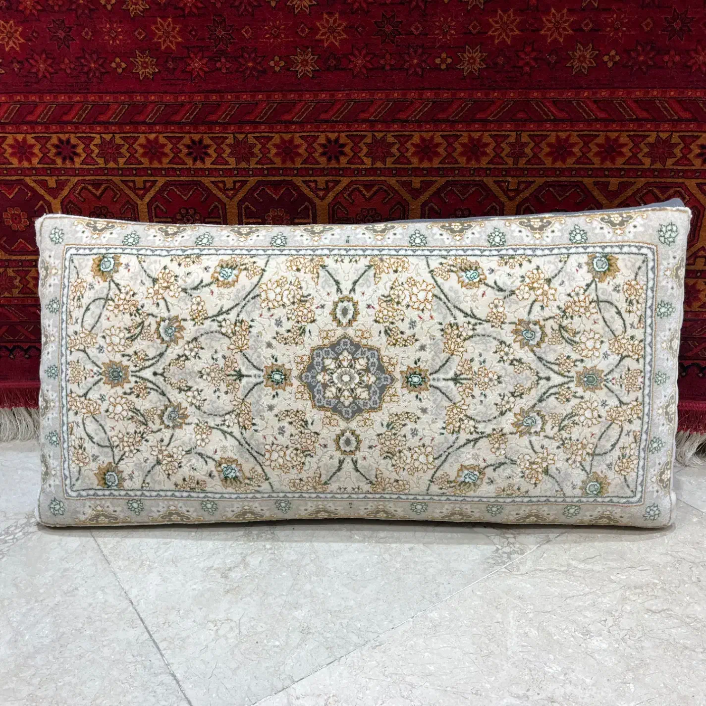 ** پشتی ۷۰۰ شانه ۱۰۰ درصد نخ **|پشتی|گلبهار, شهر جدید گلبهار|دیوار