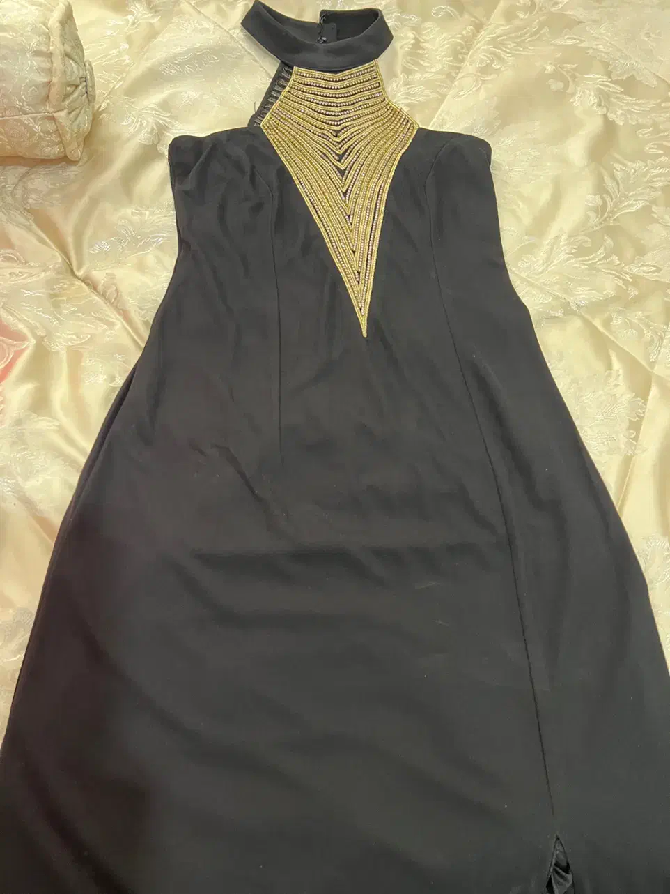 لباس مجلسی|لباس|رشت, جانبازان|دیوار