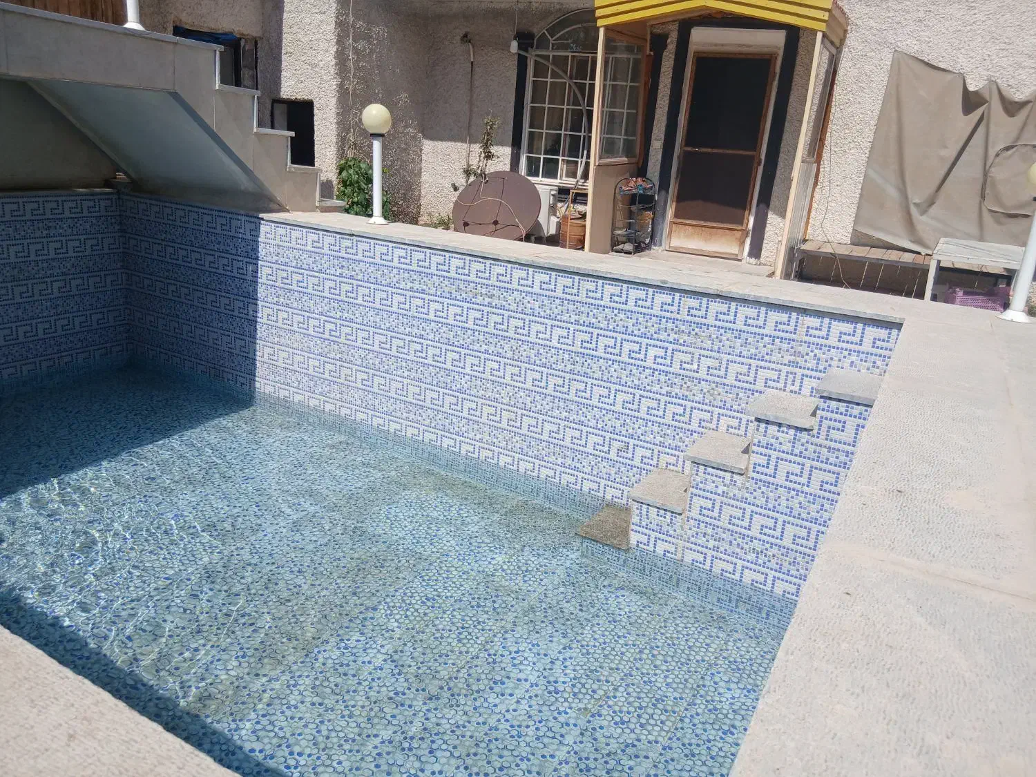 به نگهبان نیاز مند هستیم|استخدام سرایداری و نظافت|قزوین, |دیوار