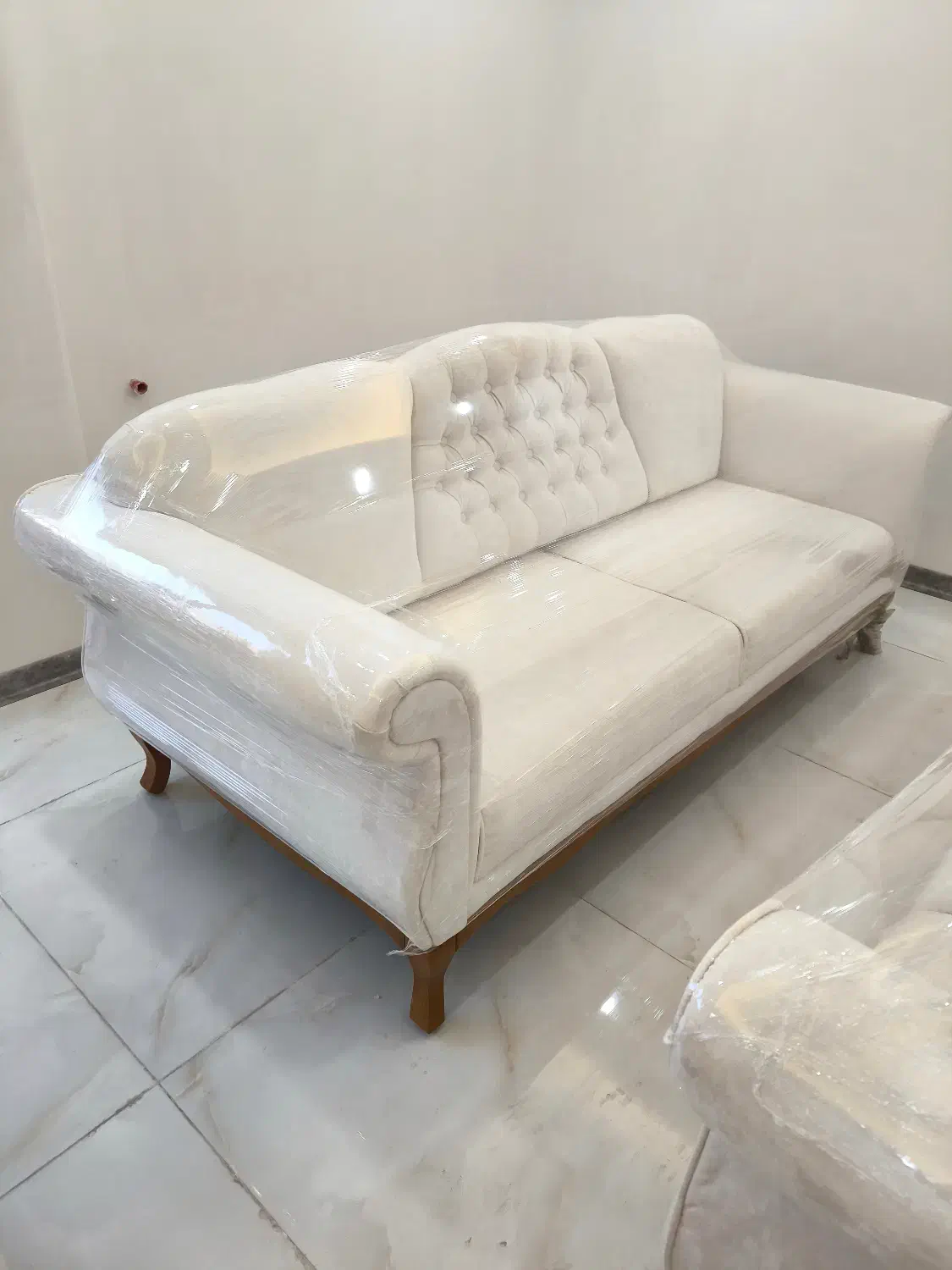 مبلمان ۸ نفره+۸ عدد کوسن +نهارخوری ۶ نفره کاملا نو|مبلمان خانگی و میز عسلی|هشتگرد, فاز ۱ مهستان|دیوار