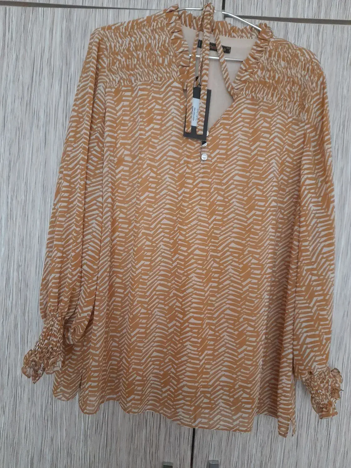 شومیز مجلسی|لباس|لاهیجان, شیخ زاهد|دیوار