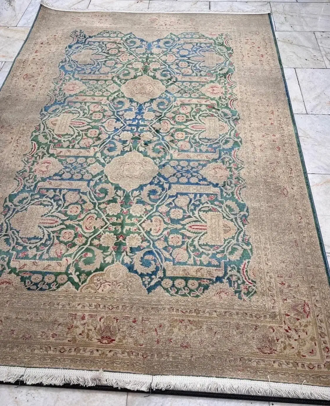 فرش ماشینی با قیمت عمده دربلوار عدالت شمالی/کد1010|فرش|شیراز, لاله|دیوار