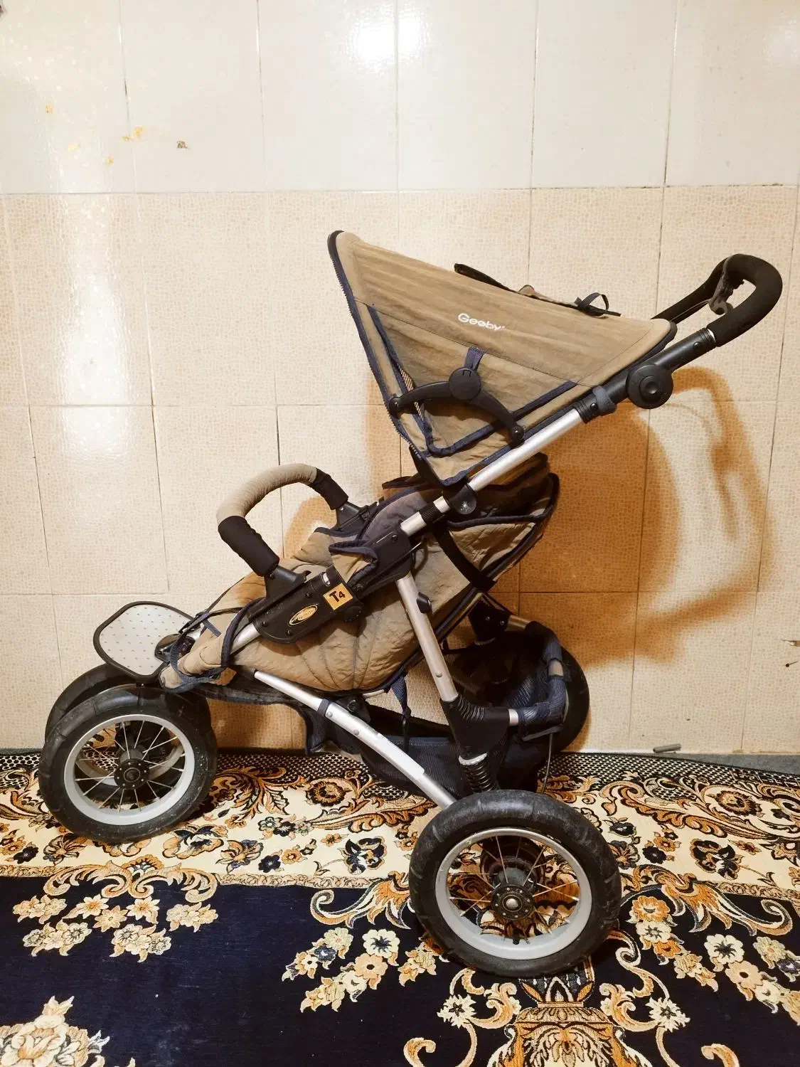 فروش دو عدد کالسکه خارجی و یک عدد راه رو کمکی|اسباب و اثاث بچه|کیش, |دیوار