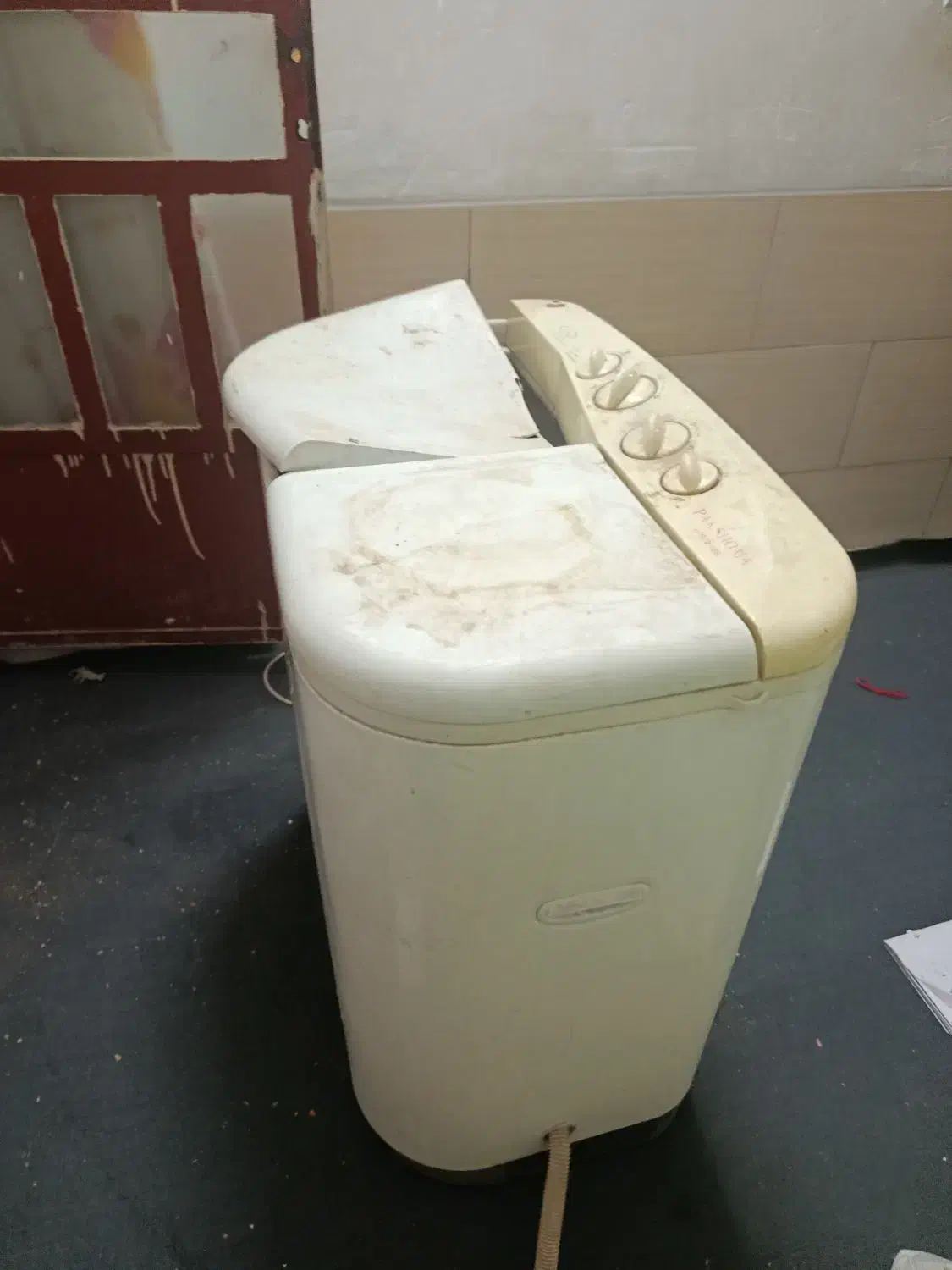 لباسشویی|ماشین لباسشویی و خشک‌کن لباس|یزد, |دیوار