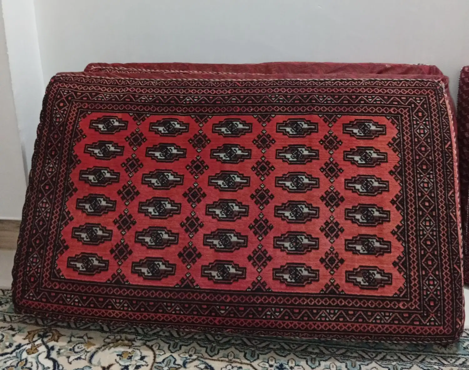 پشتی|پشتی|همدان, |دیوار