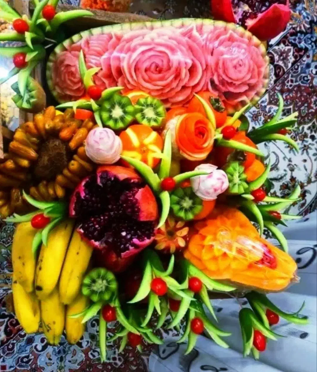 میوه آرایی و حکاکی هندوانه تزئین آجیل و پشمک200 ت|خدمات پذیرایی، مراسم|خمینی‌شهر, |دیوار