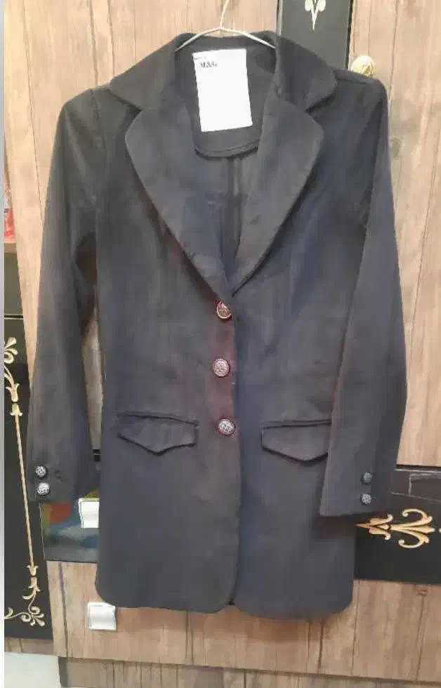 مانتو|لباس|قم, ولیعصر|دیوار