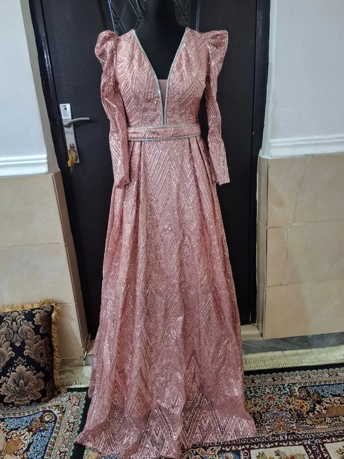 لباس مجلسی|لباس|بندر گناوه, |دیوار