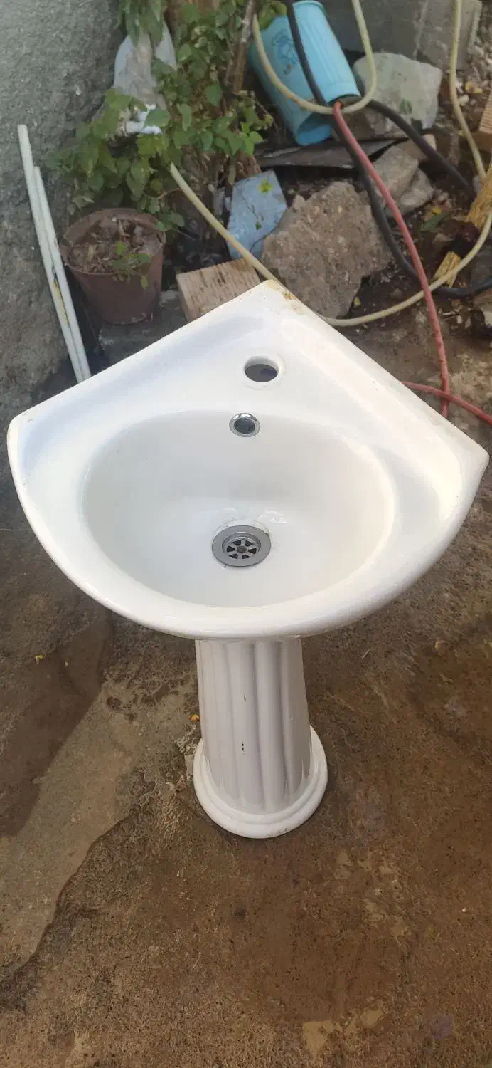 روشویی با همه ی وسایل و شیرالات|لوازم سرویس بهداشتی|باینگان, |دیوار