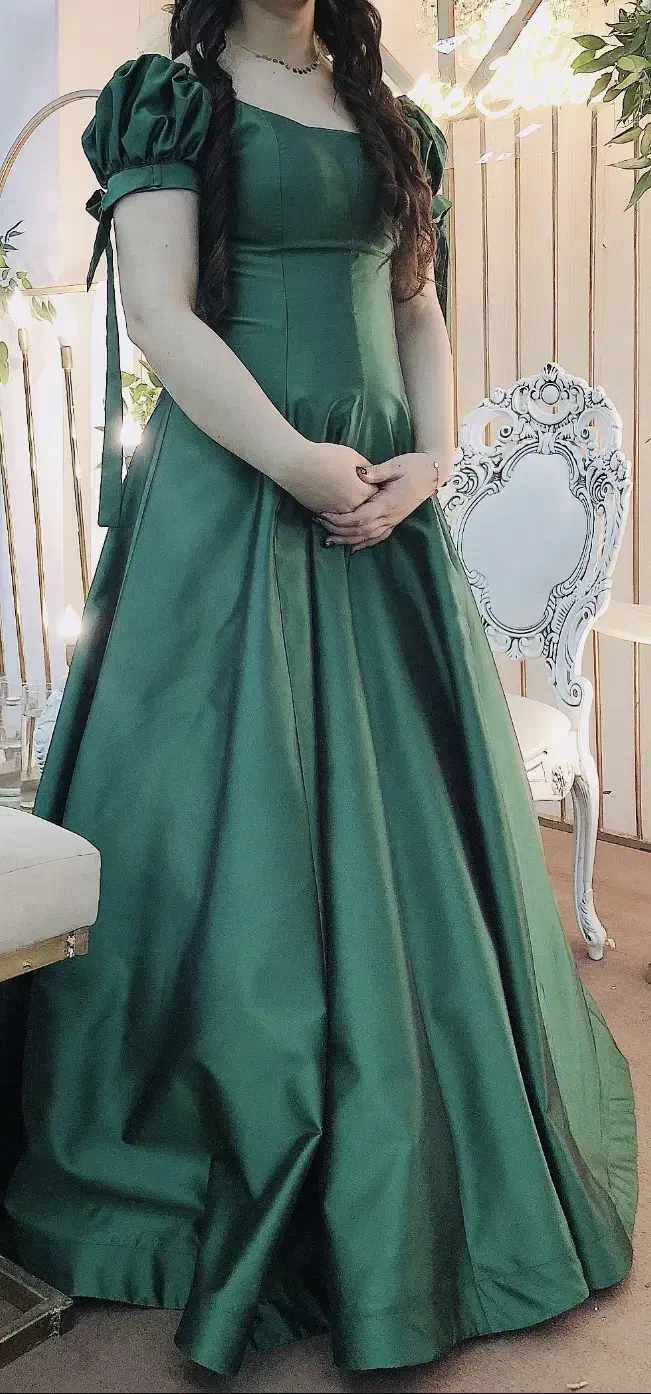 لباس مجلسی|لباس|رشت, بلوار گیلان|دیوار