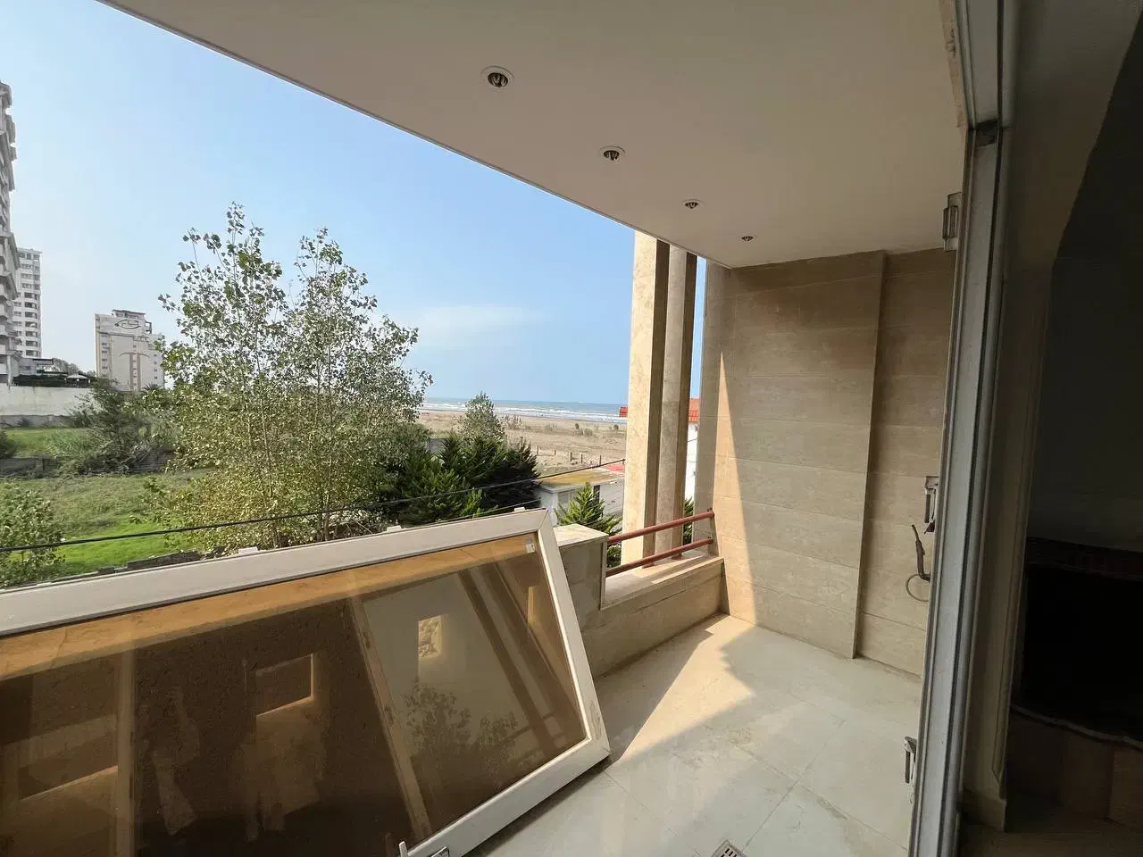 آپارتمان ۹۰ متری در سرخرود چند قدمی ساحل|فروش آپارتمان|سرخرود, |دیوار