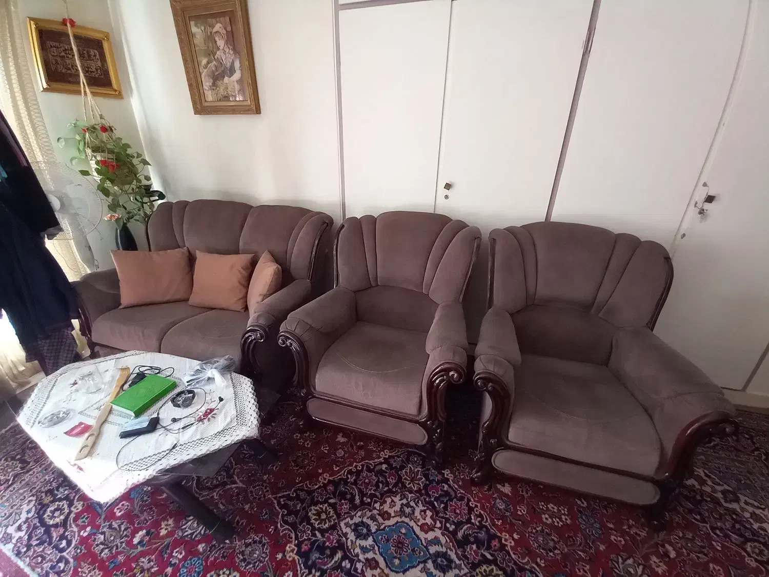 مبل راحتی استیل سالم بدون پارگی و زدگی|مبلمان خانگی و میز عسلی|تهران, نیلوفر|دیوار