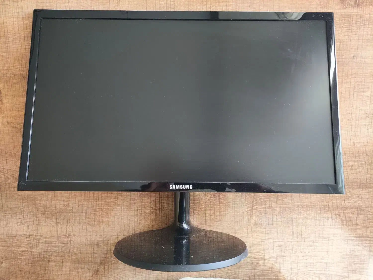 مانیتور ۲۲ اینچ سامسونگ  مدل Samsung LS22F355HN|قطعات و لوازم جانبی رایانه|شاهین‌شهر, شهرک گلدیس|دیوار