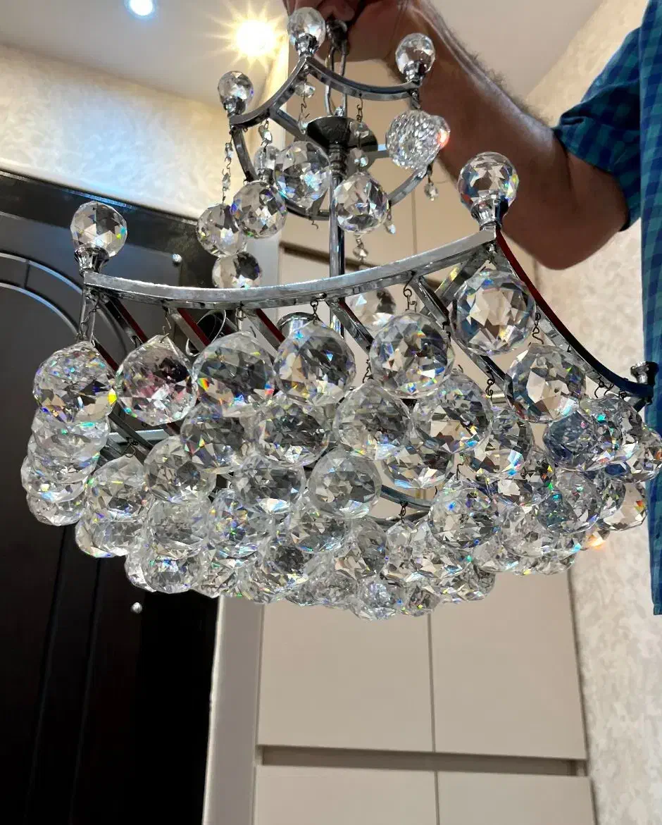 یک جفت لوستر برنزی|لوستر و چراغ آویز|اردبیل, |دیوار