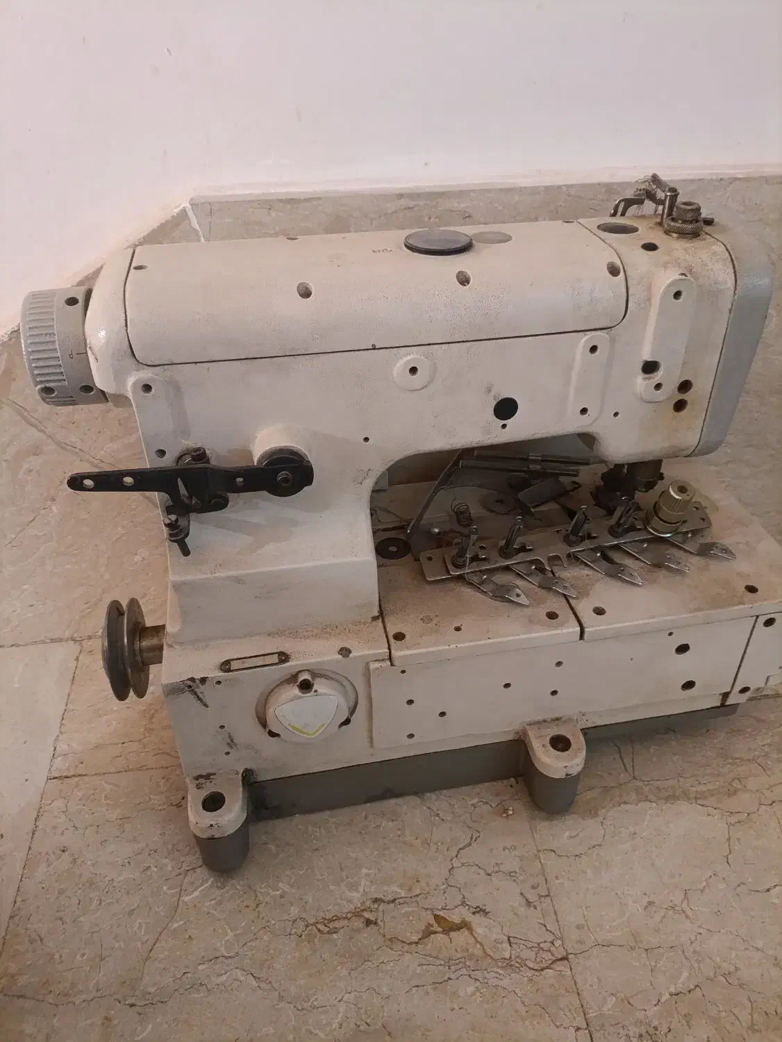 چرخ میاندوز|چرخ خیاطی و ریسندگی|ورامین, ورامین|دیوار