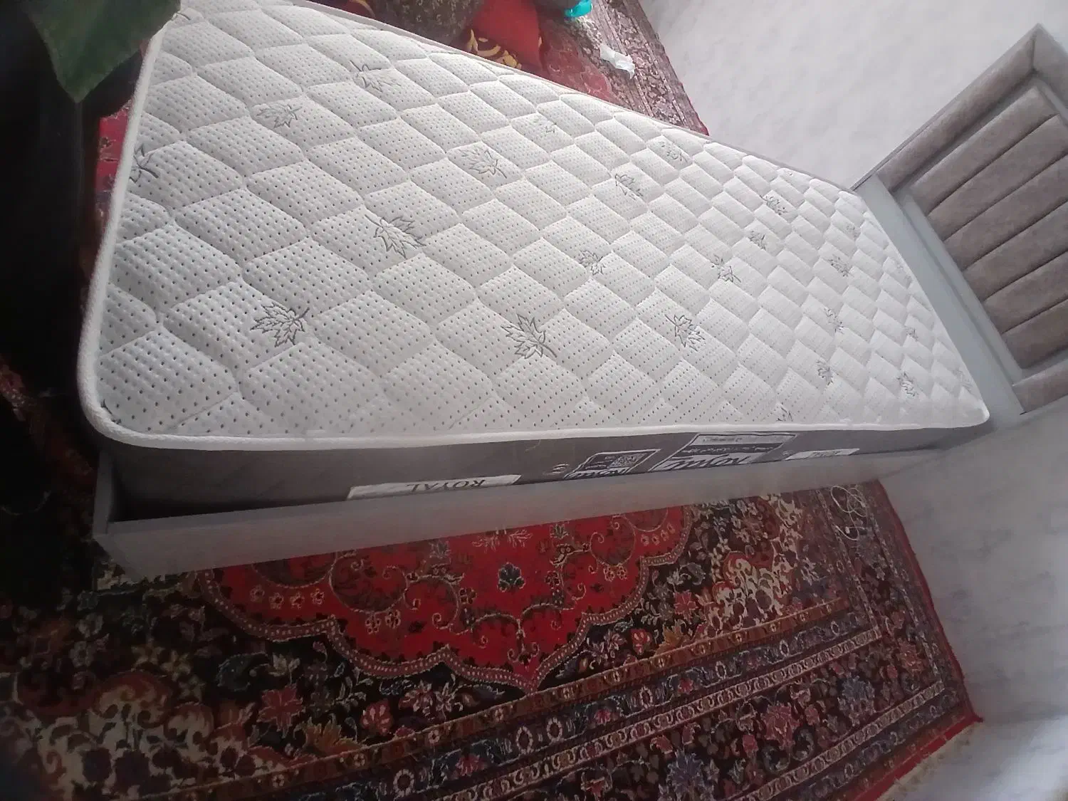 تخت تشک یک نفره|تخت و سرویس خواب|زرند, |دیوار