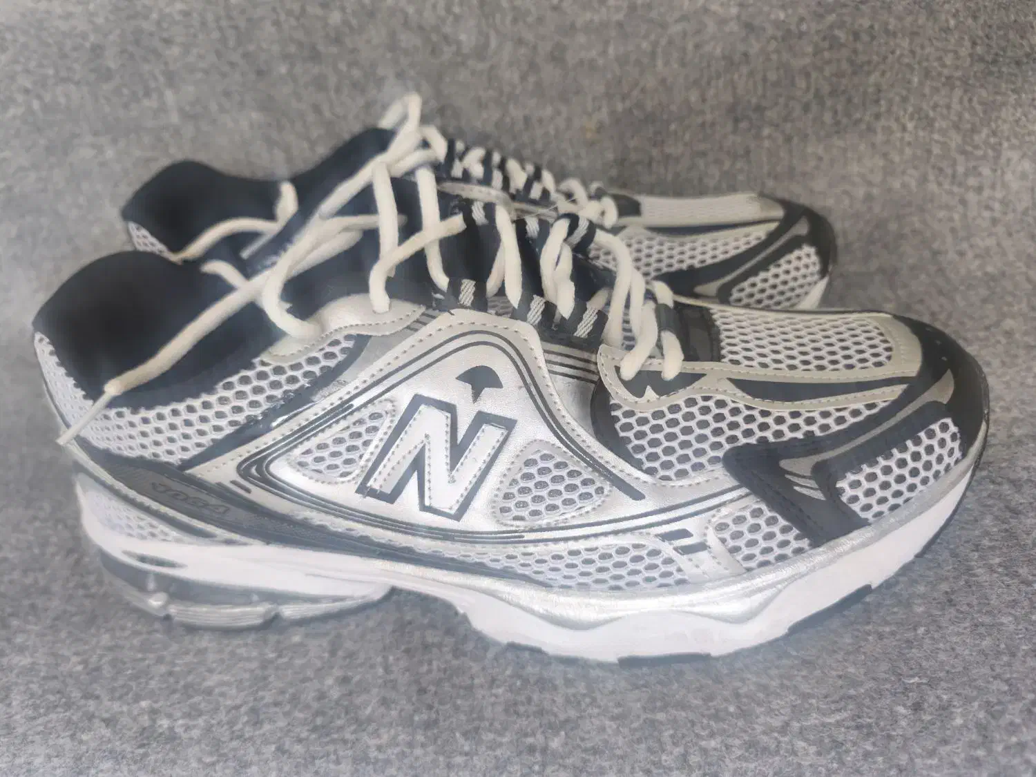 نیوبالانس ۱۰۶۴|کیف، کفش، کمربند|قروه, |دیوار