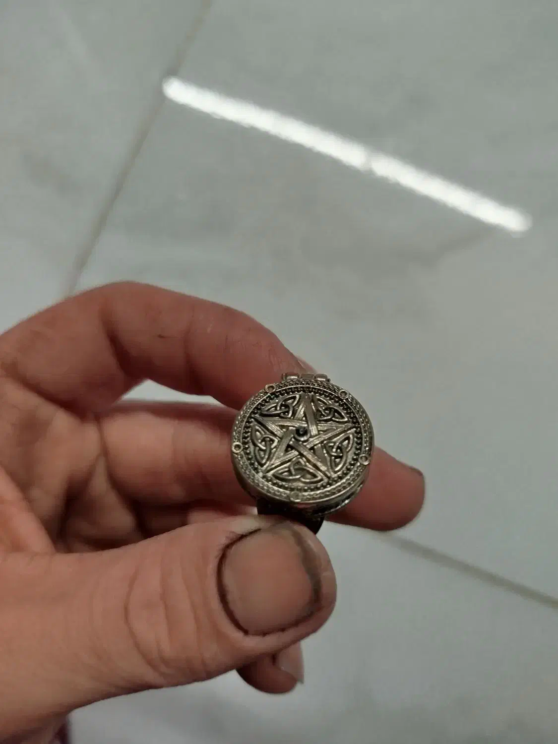 انگشتر قدیمی از پدر بزرگم به من رسیده.|زیورآلات و اکسسوری|لاهیجان, بازکیاگوراب|دیوار