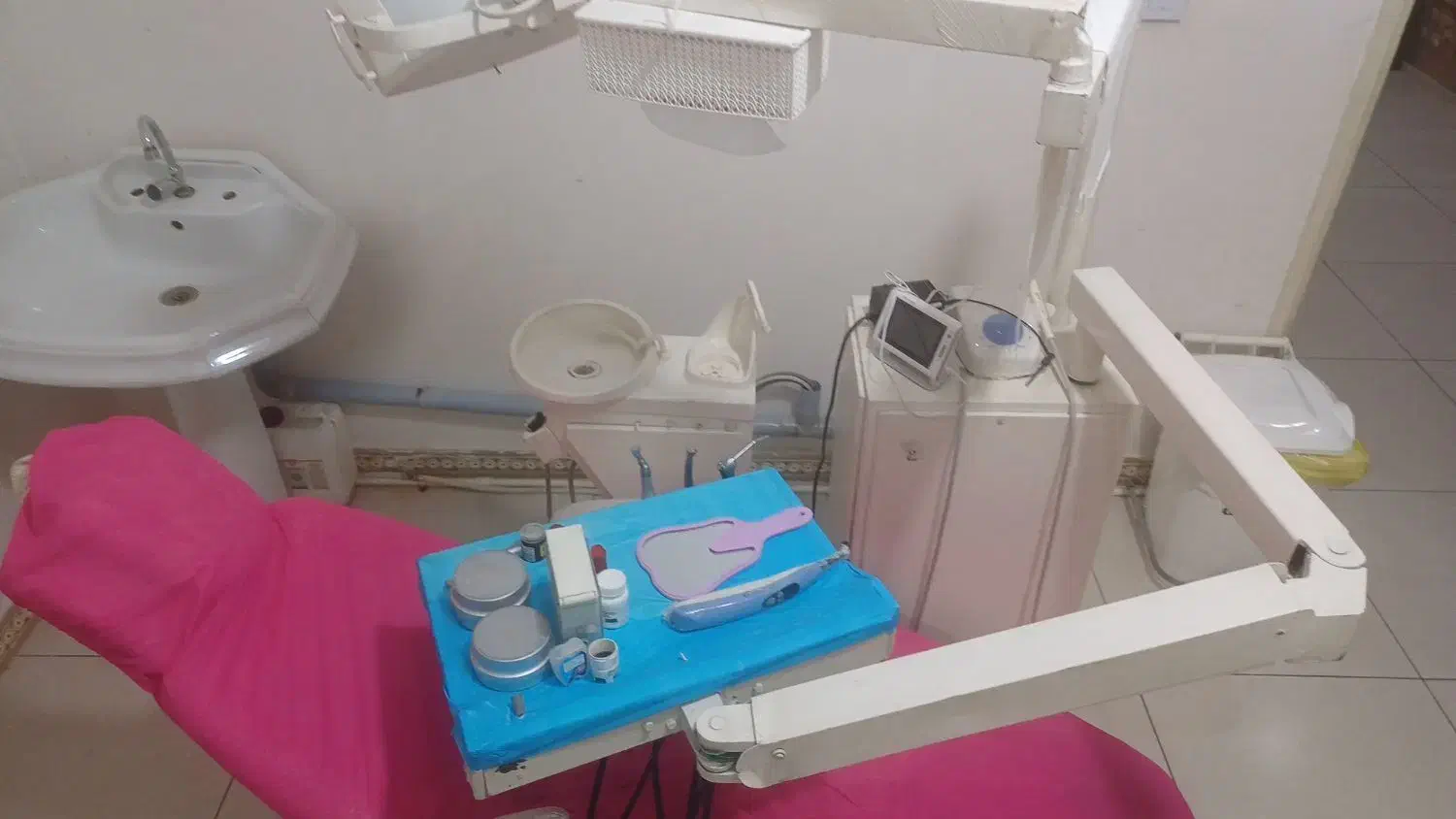 یونیت دندانپزشکی|پزشکی|فردیس, منظریه|دیوار