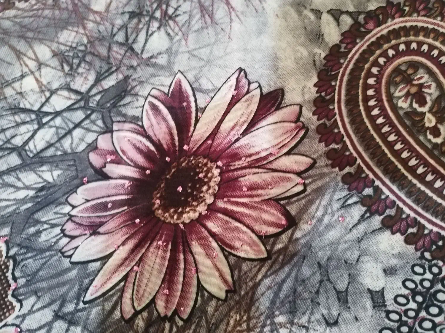 پارچه چادری|لباس|ارومیه, |دیوار