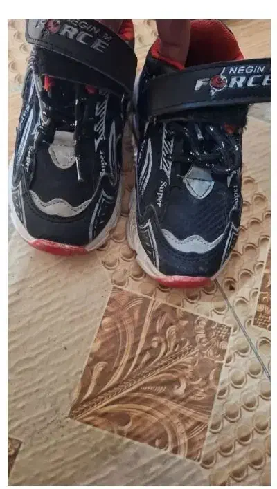 اسپرت|کفش و لباس بچه|خرم‌آباد, |دیوار