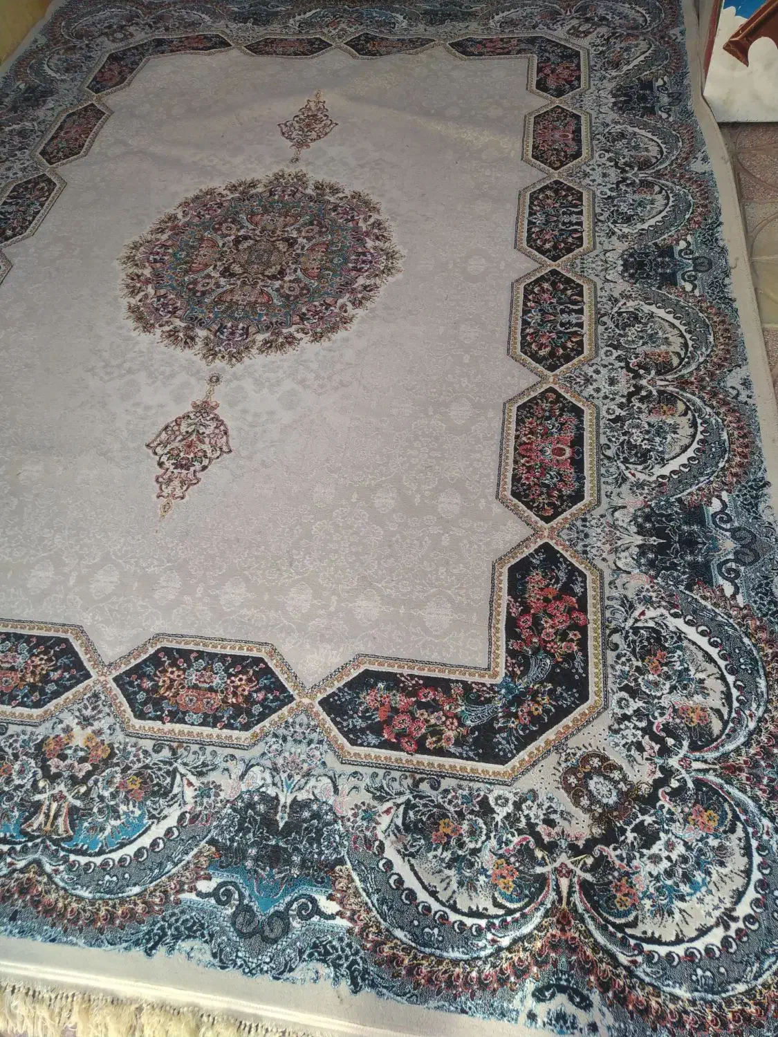 4 تخته 12متری طوسی در حد  نو|فرش|نورآباد, |دیوار