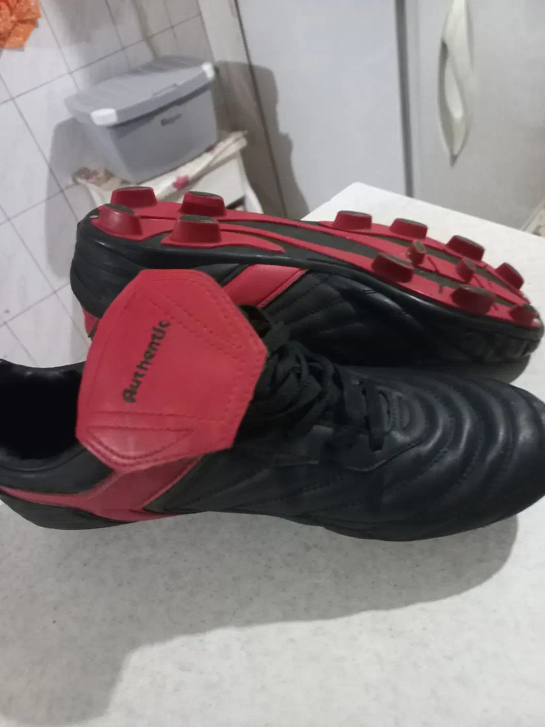 کفش فوتبال میخی اصلی|ورزش‌های توپی|مشهد, شهرک امام هادی (شهرک غرب)|دیوار