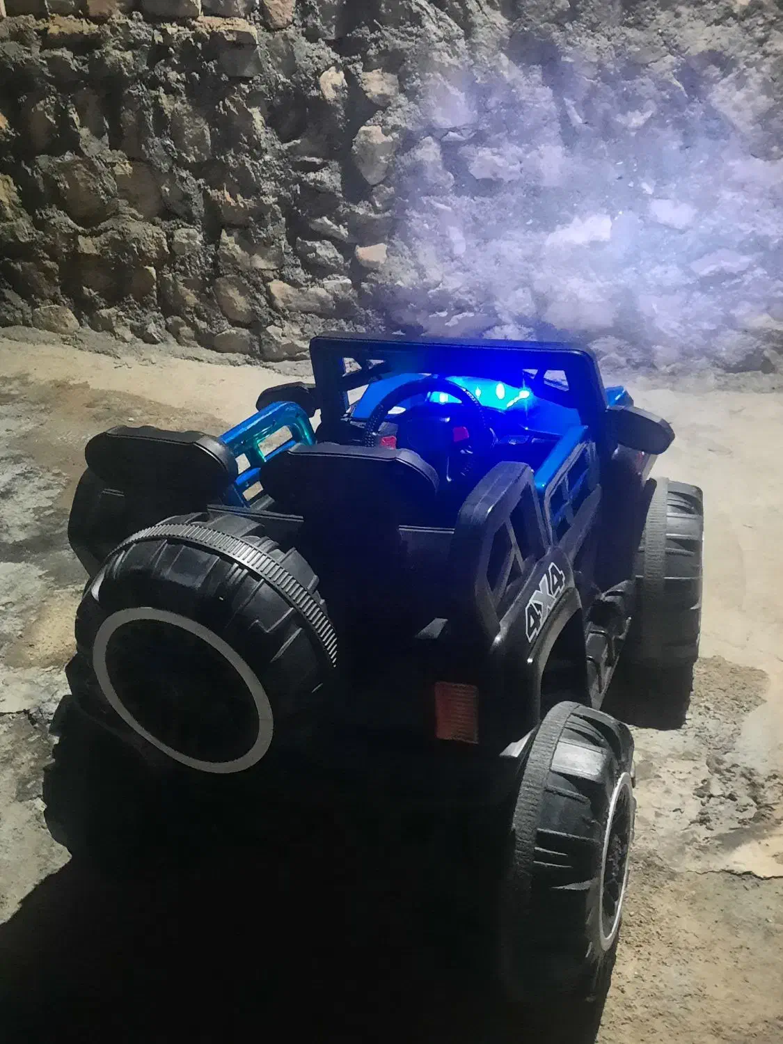 ماشین شارژی (در حد نو)|اسباببازی|ایلام, |دیوار