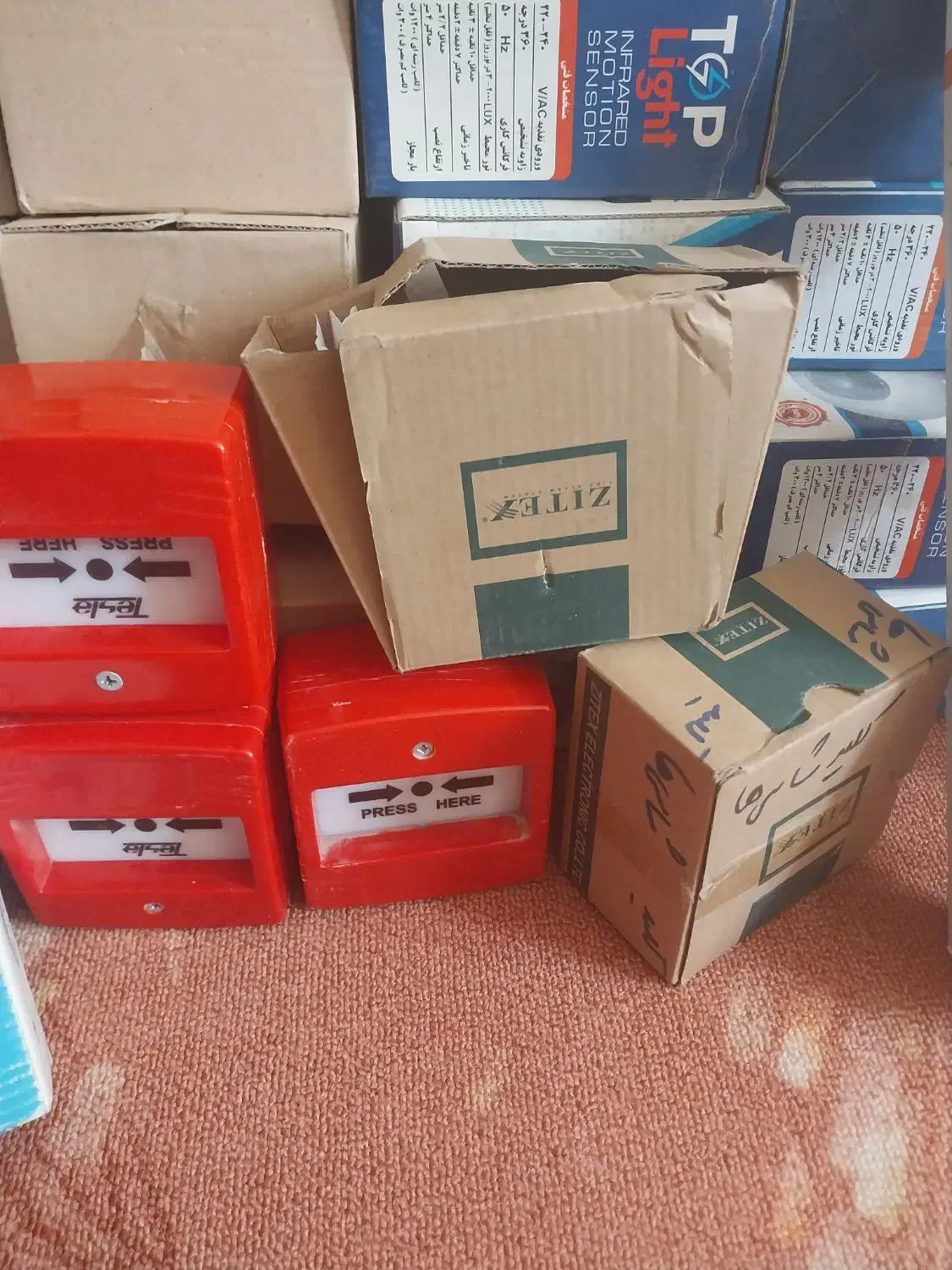 حراج یک سومی لوازم الکترونیک لامپ وسنسور ولوازم بن|حراج|هشتگرد, فاز ۲ مهستان|دیوار