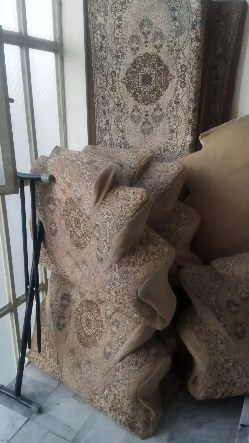 پشتی وکناره چهار جفت وچهار تا کناره|پشتی|زاهدان, |دیوار