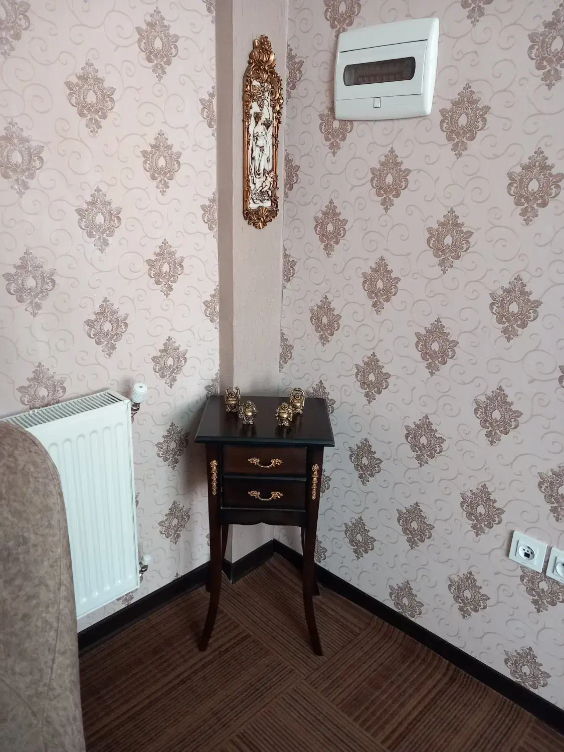 میزتلفن ومجسمه وجاکلیدی پلی استر|میز تلفن|همدان, |دیوار