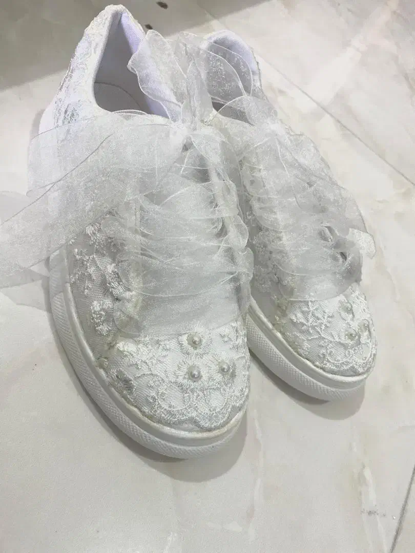 کفش سفیداسپرت دانتل برای فرمالیته وعروسی|کیف، کفش، کمربند|ارومیه, |دیوار