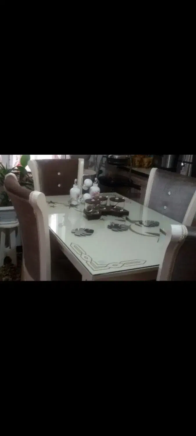 میزغذا خوری سالم ب علت کمبودجا|میز و صندلی غذاخوری|گرمی, |دیوار