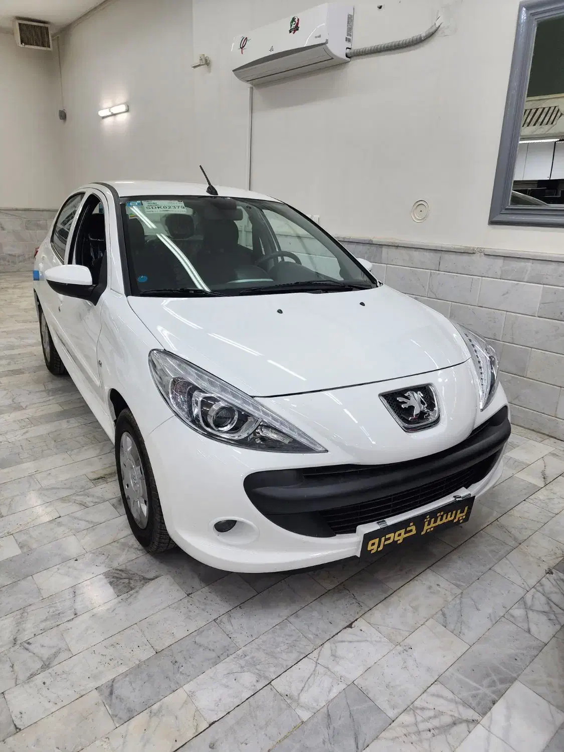 نیازمند کارگر جهت نظافت برای نمایشگاه اتومبیل|استخدام سرایداری و نظافت|شاهین‌شهر, گزبرخوار|دیوار