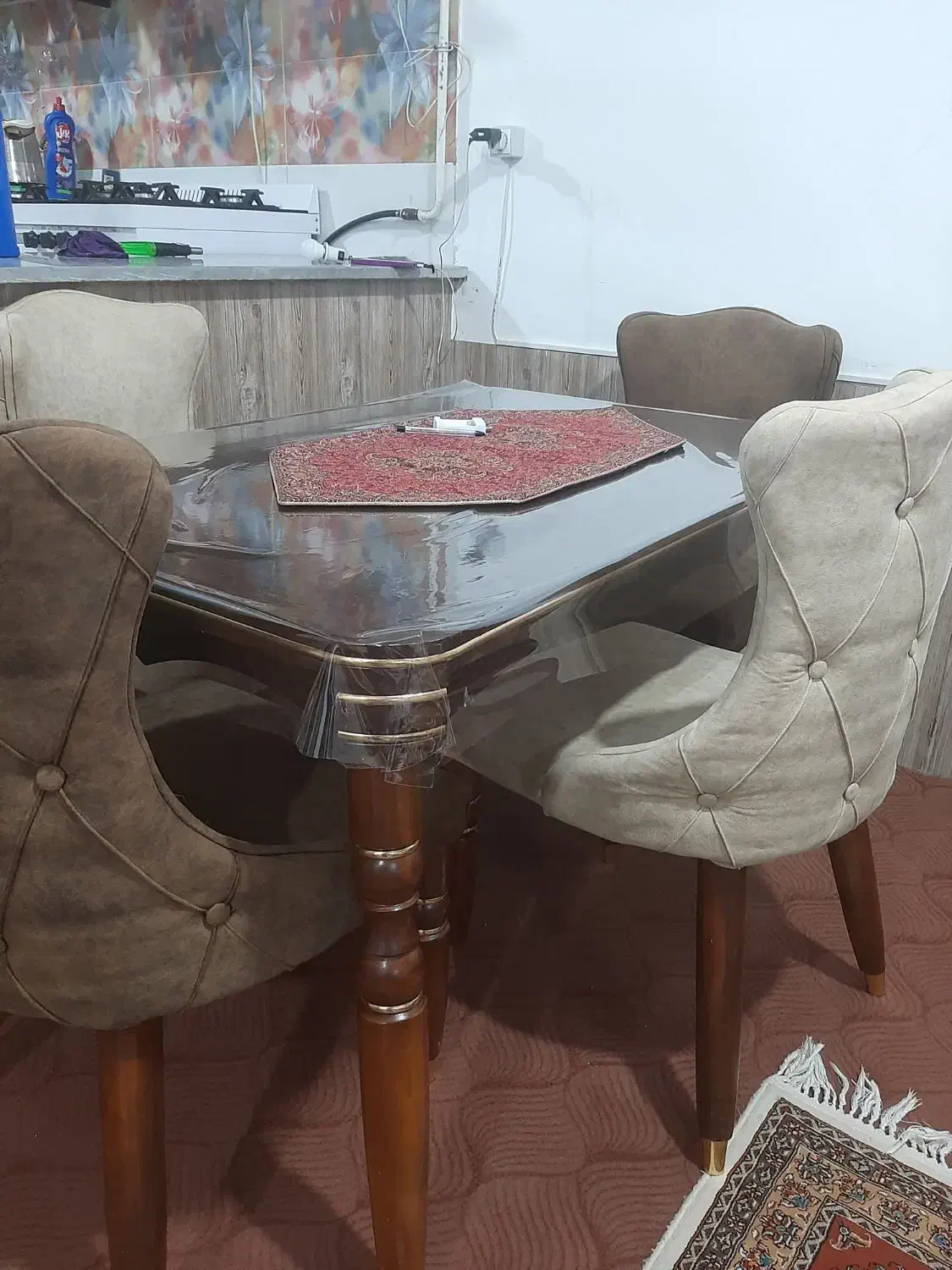 میز نهارخوری ۴ نفره نو نو.|میز و صندلی غذاخوری|اسلامآباد غرب, |دیوار