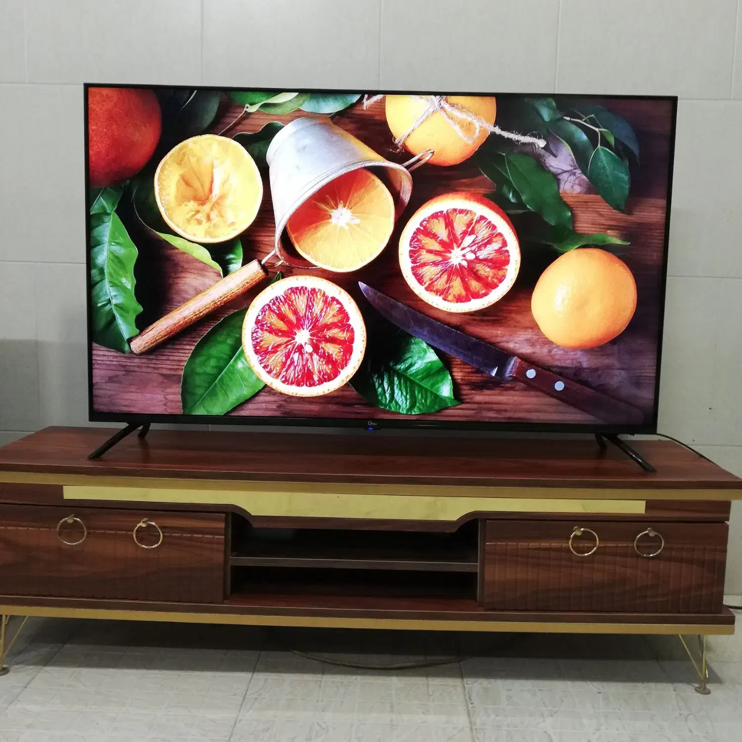 تلویزیون 50 جی پلاس هوشمند و فورکی استوک|تلویزیون و پروژکتور|یزد, |دیوار