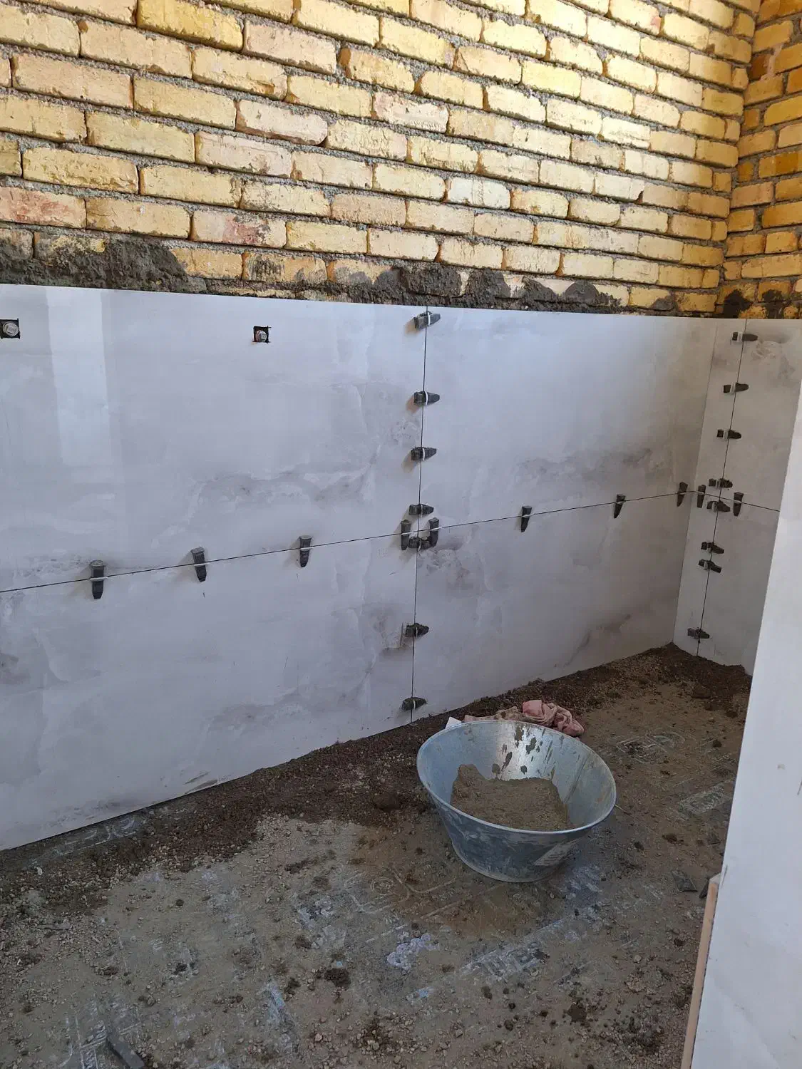 کاشی کاری کاشیکاری چسبی دغابی باسابقع چند نسل|خدمات پیشه و مهارت|ارومیه, |دیوار