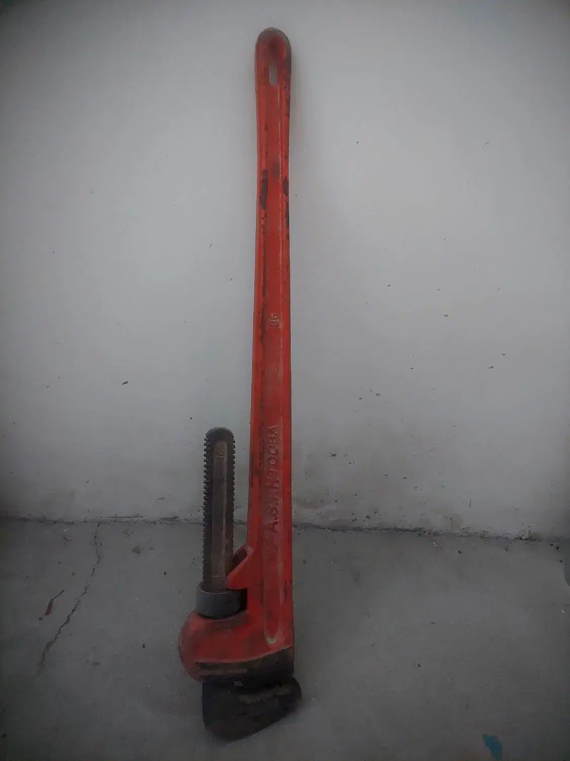 آچار لوله گیر ۳۶ در حمام توالت اجاق گاز لامپ ۷۰|حراج|تهران, شهرک رضویه|دیوار